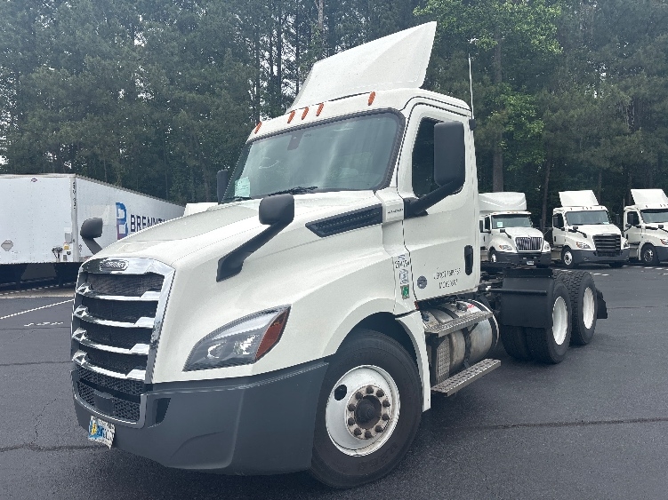 2020 Freightliner Cascadia in Forest Park, GA — photo 3
