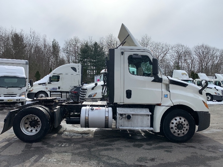 2019 Freightliner Cascadia in Franklin, MA — photo 8