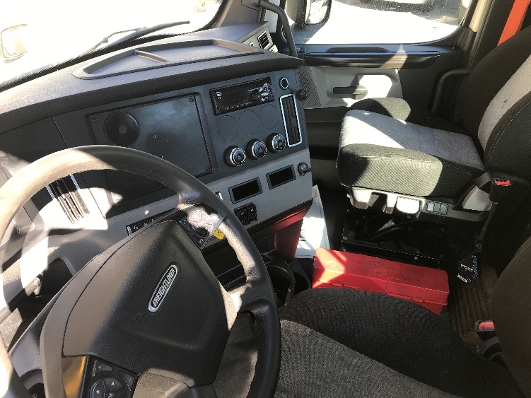 2019 Freightliner Cascadia in Franklin, MA — photo 10
