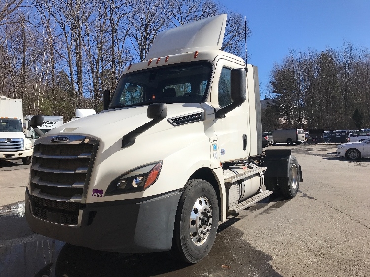 2019 Freightliner Cascadia in Franklin, MA — photo 3