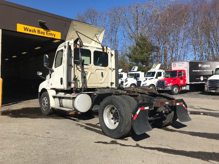 2019 Freightliner Cascadia in Franklin, MA — photo 5