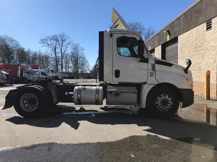 2019 Freightliner Cascadia in Franklin, MA — photo 8