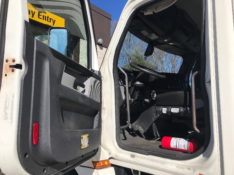2019 Freightliner Cascadia in Franklin, MA — photo 9