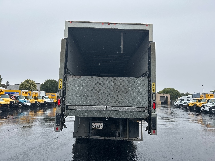 2019 International 4300 in West Sacramento, CA — photo 8