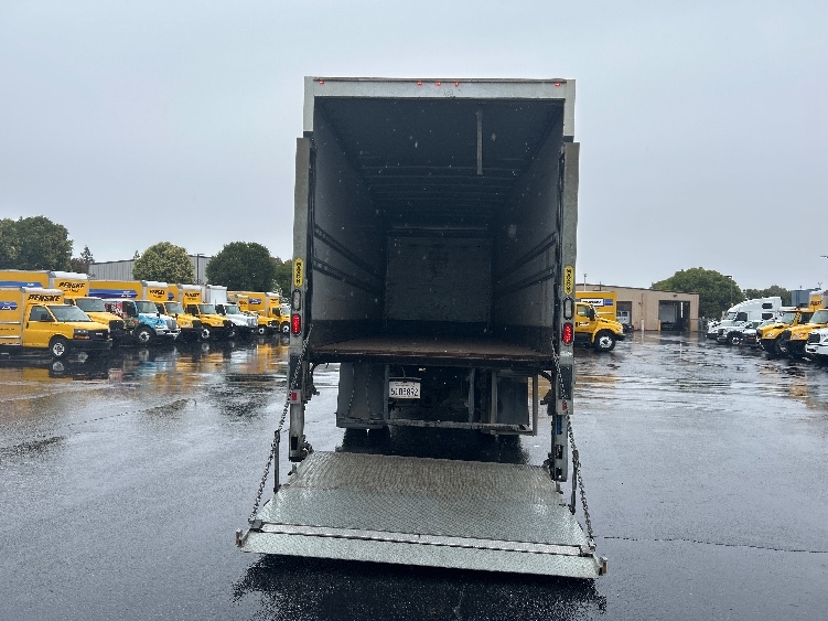 2019 International 4300 in West Sacramento, CA — photo 9