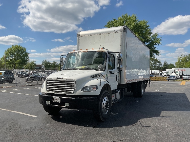 2019 Freightliner M2 106 in Alexandria, VA — photo 3