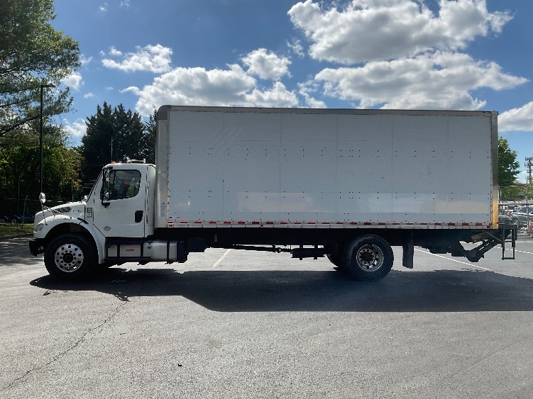 2019 Freightliner M2 106 in Alexandria, VA — photo 4