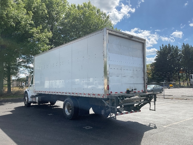 2019 Freightliner M2 106 in Alexandria, VA — photo 6
