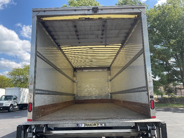 2019 Freightliner M2 106 in Alexandria, VA — photo 8