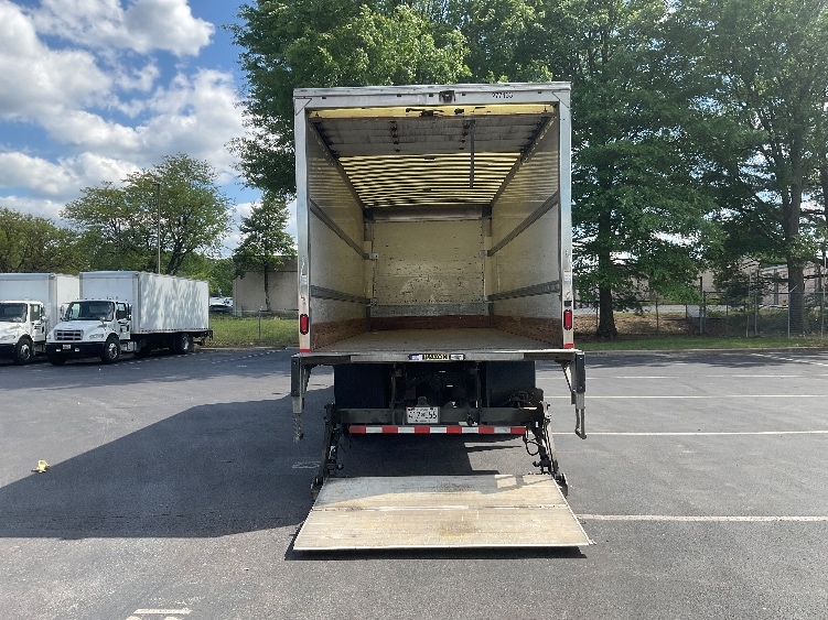 2019 Freightliner M2 106 in Alexandria, VA — photo 9