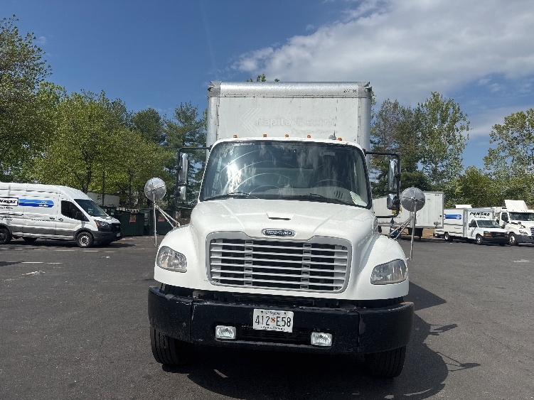 2019 Freightliner M2 106 in Capitol Heights, MD — photo 2