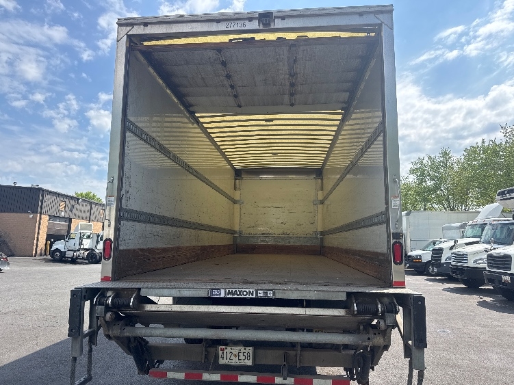 2019 Freightliner M2 106 in Capitol Heights, MD — photo 8