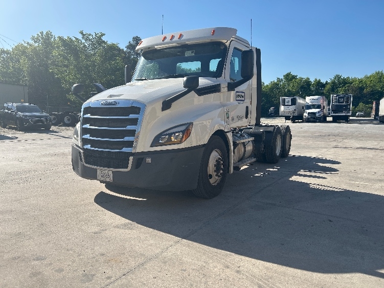 2020 Freightliner Cascadia in Macon, GA — photo 3