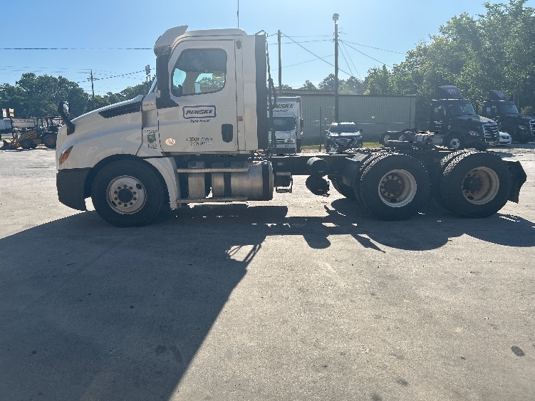 2020 Freightliner Cascadia in Macon, GA — photo 4