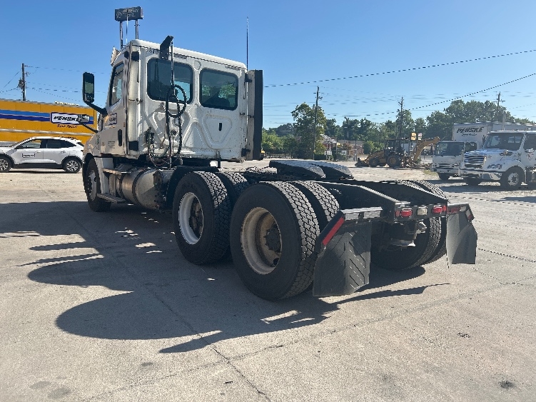 2020 Freightliner Cascadia in Macon, GA — photo 5