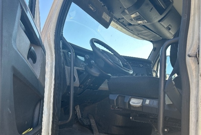 2020 Freightliner Cascadia in Macon, GA — photo 9