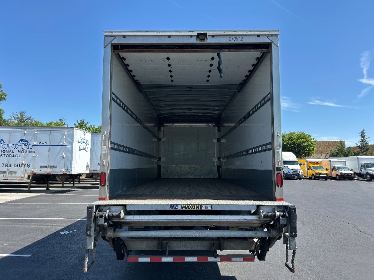 2019 Freightliner M2 106 in Sterling, VA — photo 8