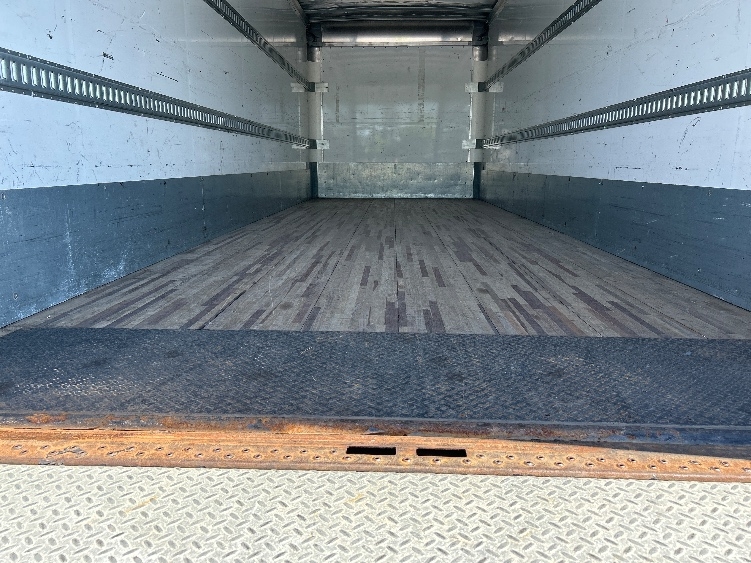 2019 Freightliner M2 106 in Sterling, VA — photo 9