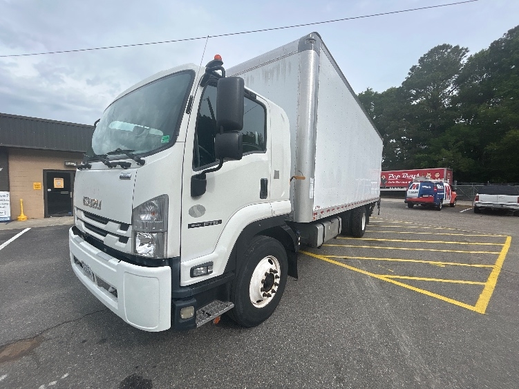 2019 Isuzu FTR in Prince George, VA — photo 3