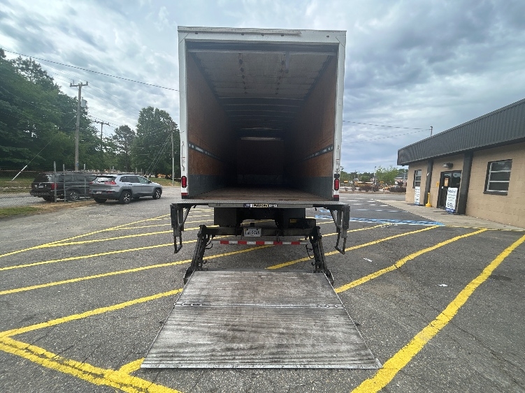 2019 Isuzu FTR in Prince George, VA — photo 9