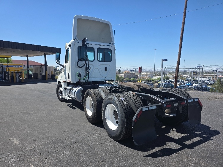2020 Freightliner Cascadia in El Paso, TX — photo 5