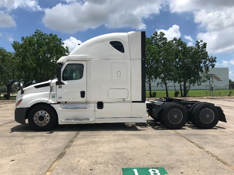 2020 Freightliner Cascadia in Houston, TX — photo 4