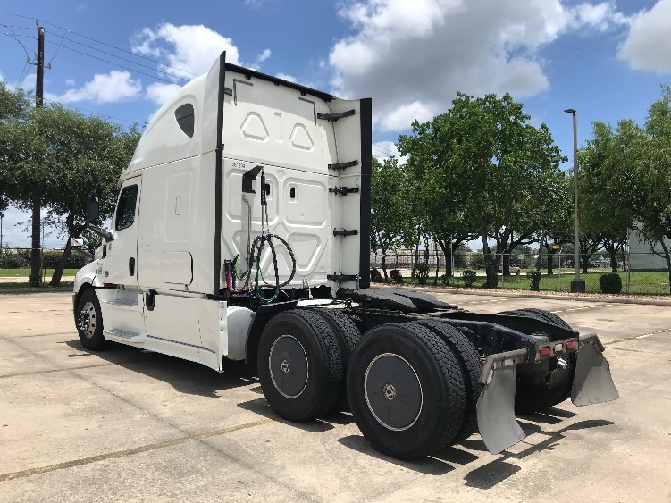 2020 Freightliner Cascadia in Houston, TX — photo 5