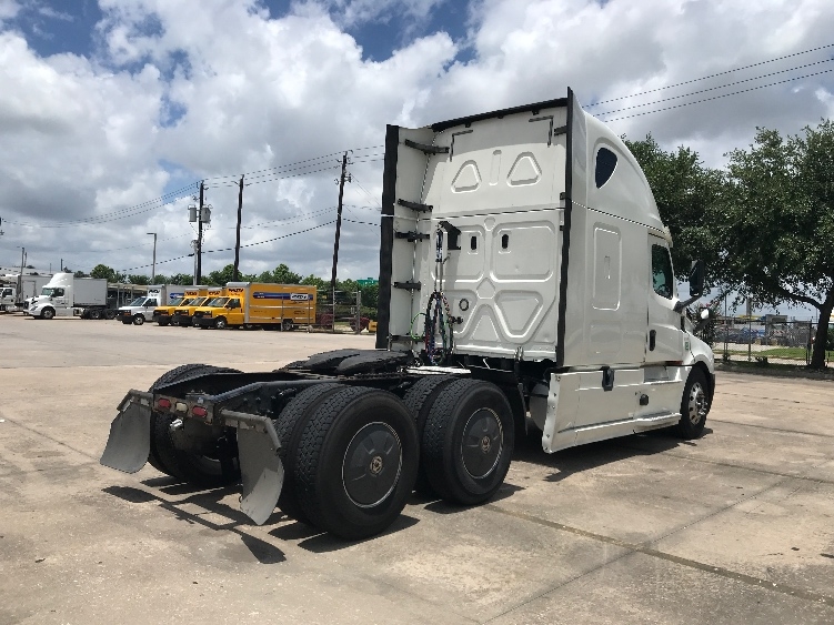 2020 Freightliner Cascadia in Houston, TX — photo 7