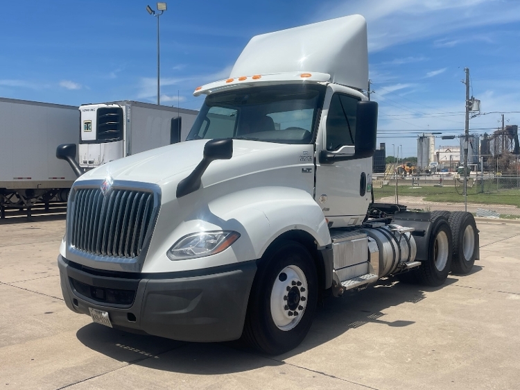2019 International LT in Dallas, TX — photo 3