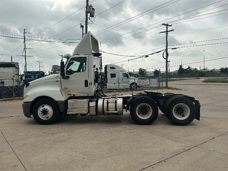 2019 International LT in Dallas, TX — photo 4