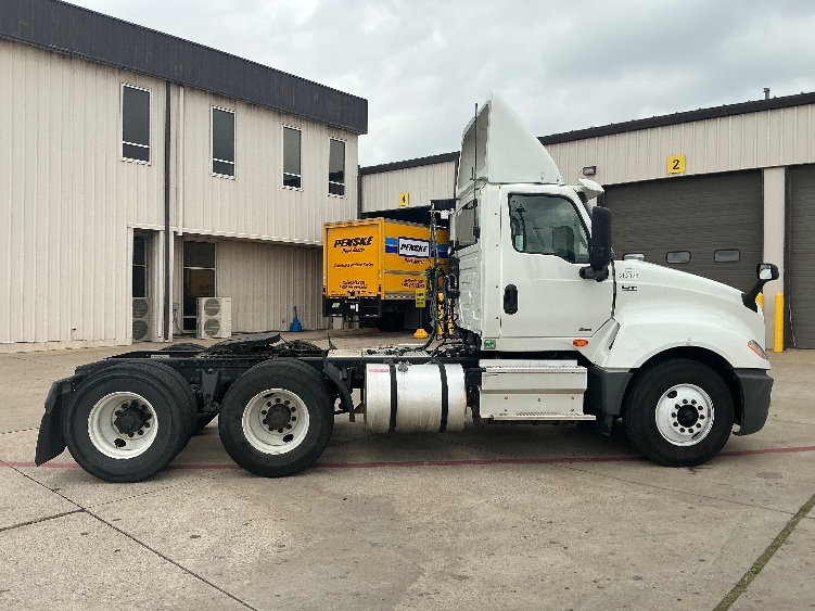 2019 International LT in Dallas, TX — photo 8