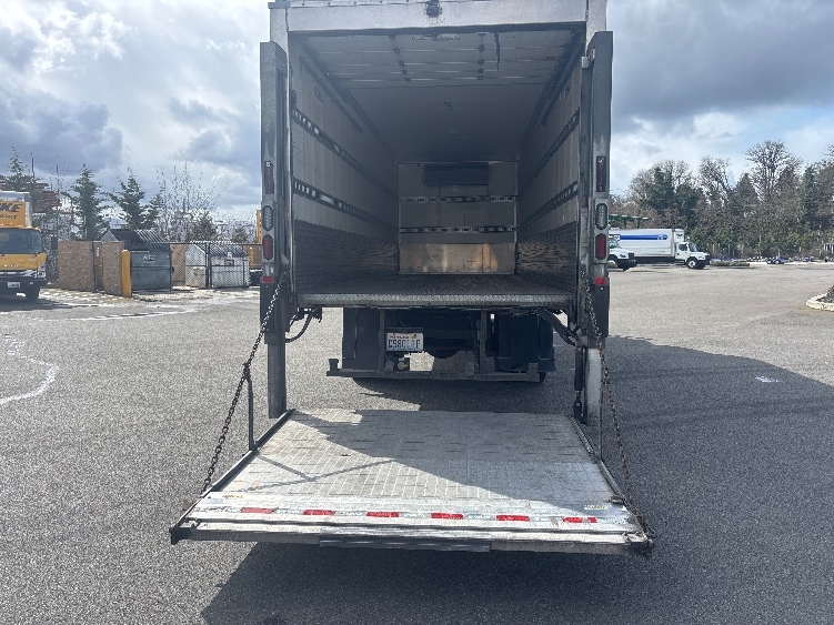 2019 Hino 338 in Everett, WA — photo 9