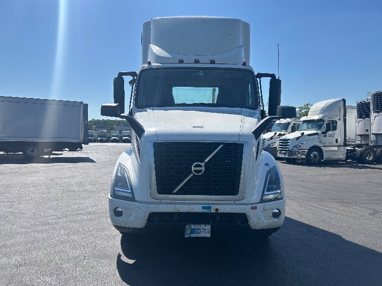 2020 Volvo VNR 640 in Eden, MD — photo 2
