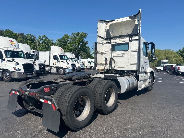 2020 Volvo VNR 640 in Eden, MD — photo 7