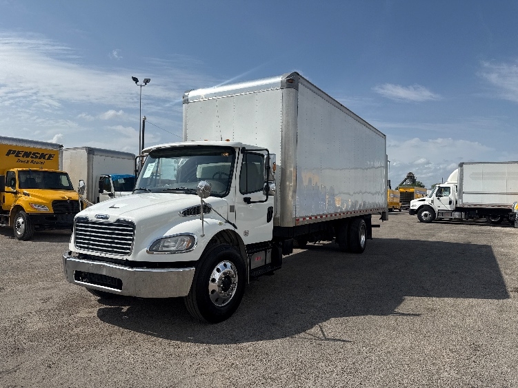 2020 Freightliner M2 106 in Dallas, TX — photo 3
