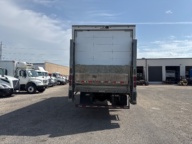2020 Freightliner M2 106 in Dallas, TX — photo 7