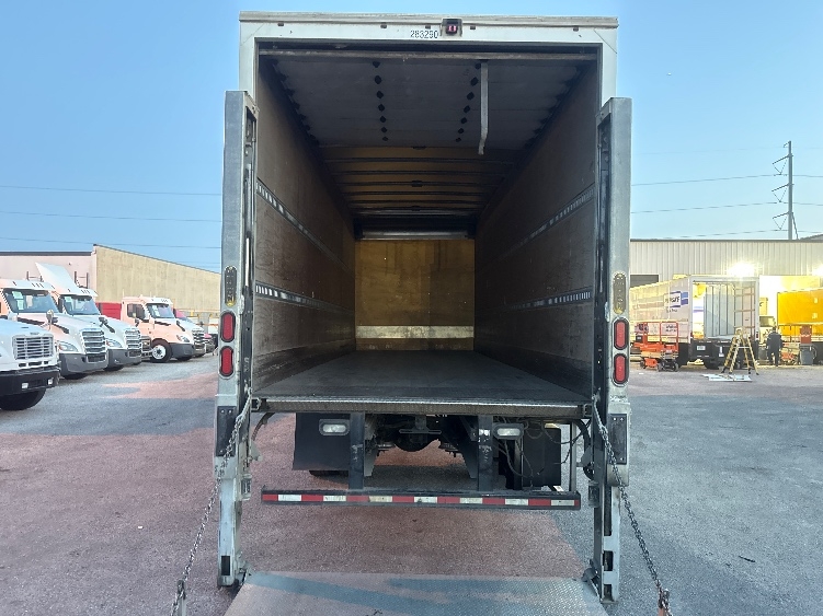 2020 Freightliner M2 106 in Dallas, TX — photo 8