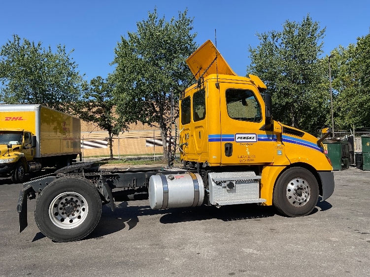 2020 Freightliner Cascadia in Belcamp, MD — photo 8