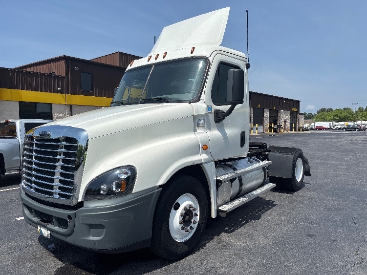 2020 Freightliner Cascadia in Atlanta, GA — photo 3