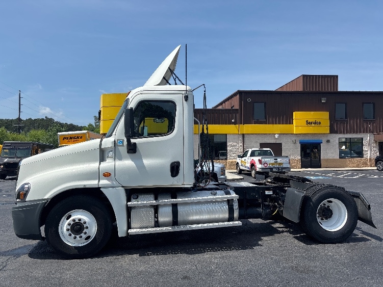 2020 Freightliner Cascadia in Atlanta, GA — photo 4
