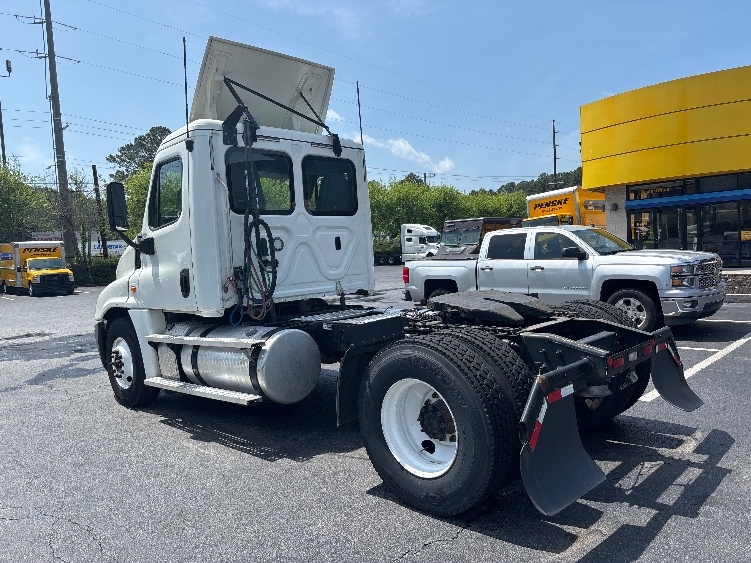 2020 Freightliner Cascadia in Atlanta, GA — photo 5