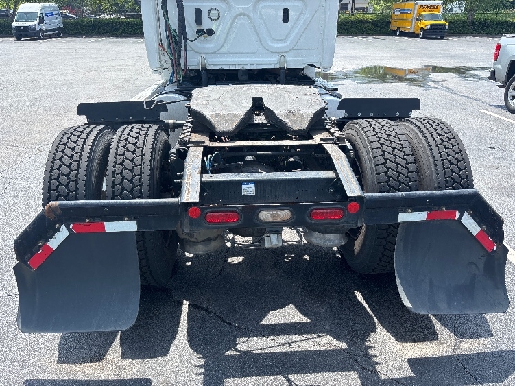 2020 Freightliner Cascadia in Atlanta, GA — photo 6