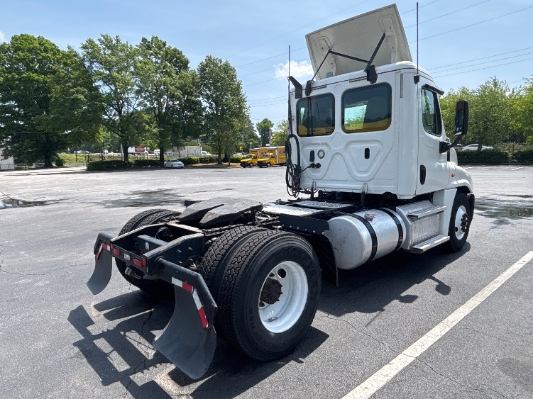 2020 Freightliner Cascadia in Atlanta, GA — photo 7