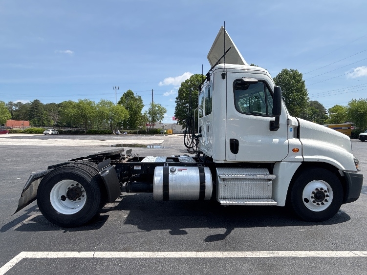 2020 Freightliner Cascadia in Atlanta, GA — photo 8