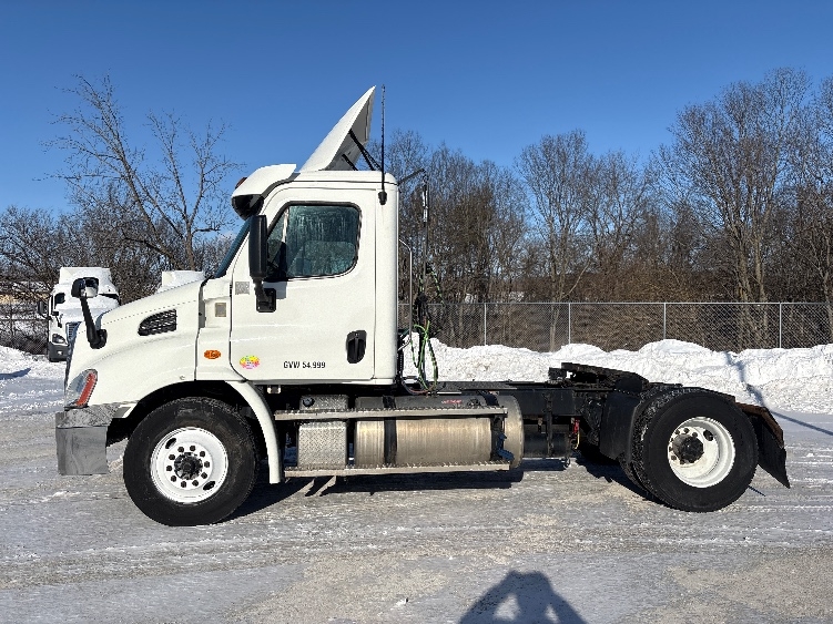 2020 Freightliner Cascadia in Wabash, IN — photo 4