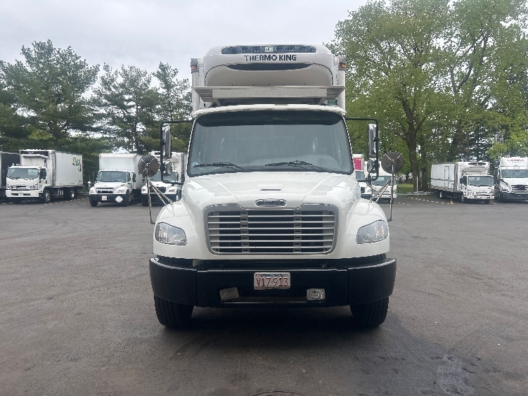 2020 Freightliner eM2 in Braintree, MA — photo 2