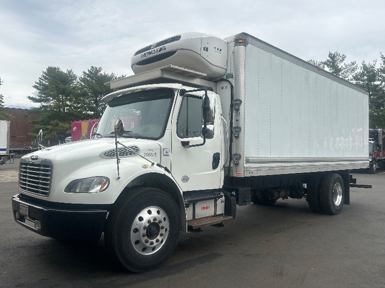 2020 Freightliner eM2 in Braintree, MA — photo 3