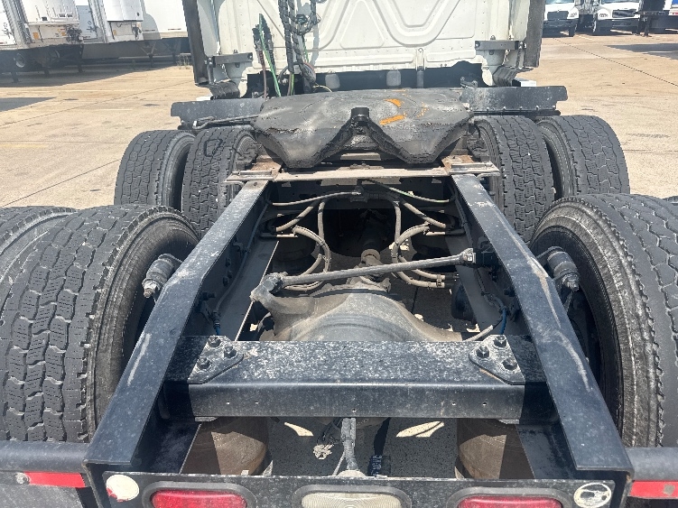 2020 Freightliner Cascadia in Dallas, TX — photo 6