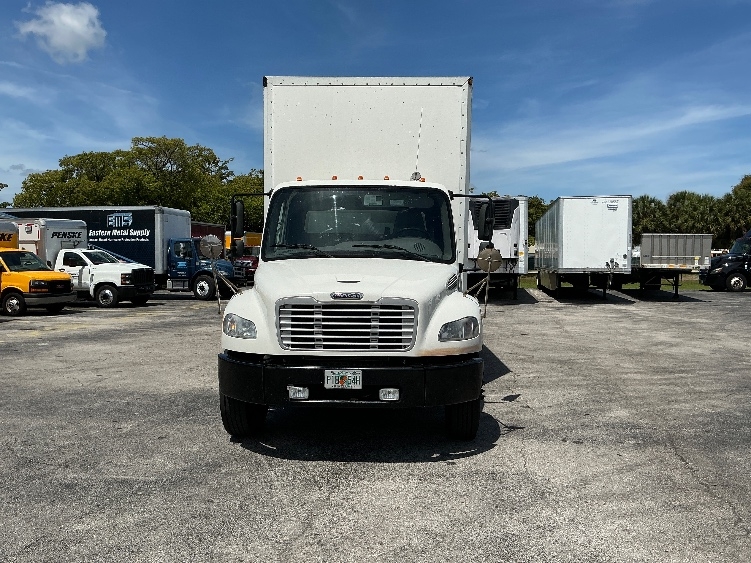 2020 Freightliner eM2 in Medley, FL — photo 2