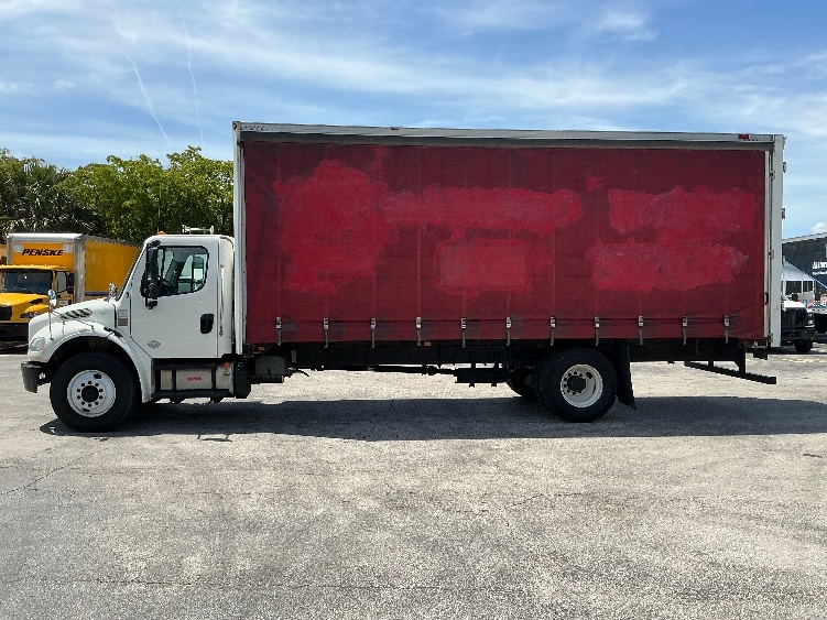 2020 Freightliner eM2 in Medley, FL — photo 3